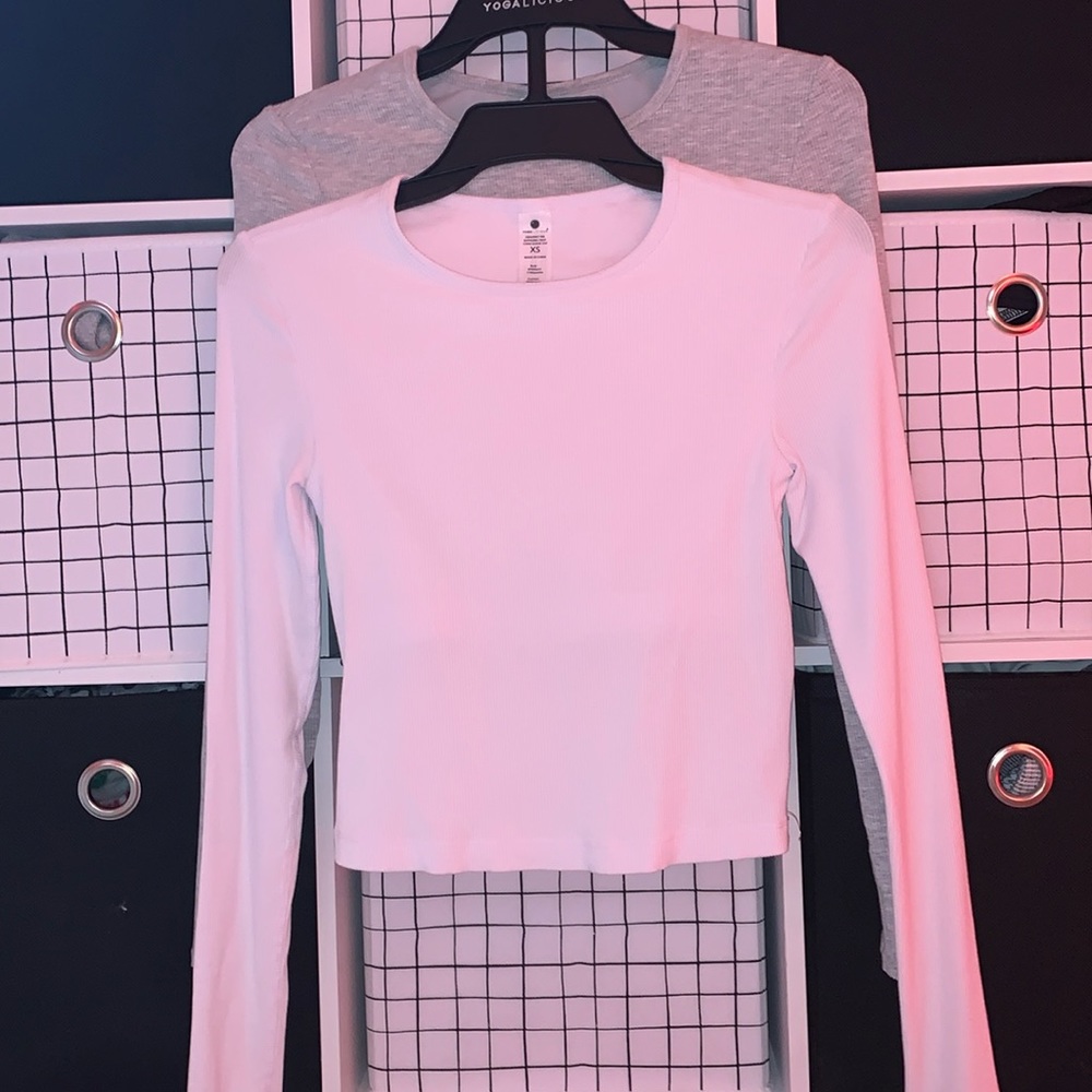 *BRAND NEW* long sleeve yogalicious set